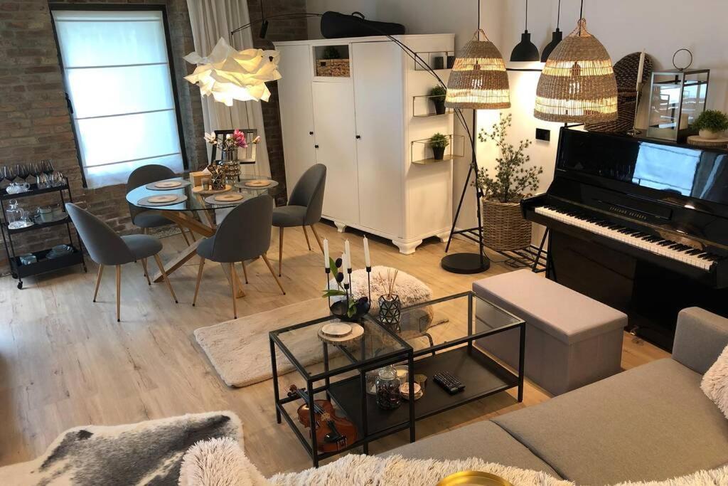 Viv Central Apart-Studio Apartment Bistrita  Ngoại thất bức ảnh